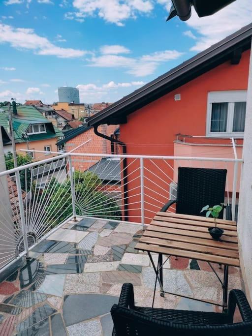 Udoban Stan Sa Terasom U Mirnom Okruzenju Apartment Загреб Екстериор снимка