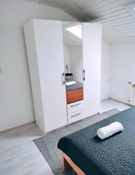Udoban Stan Sa Terasom U Mirnom Okruzenju Apartment Загреб Екстериор снимка