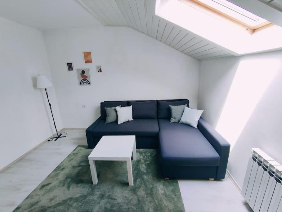 Udoban Stan Sa Terasom U Mirnom Okruzenju Apartment Загреб Екстериор снимка