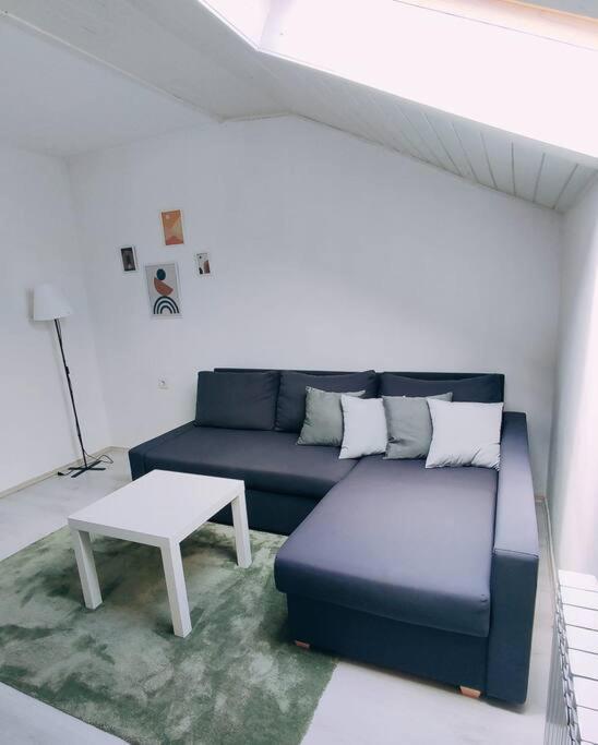 Udoban Stan Sa Terasom U Mirnom Okruzenju Apartment Загреб Екстериор снимка